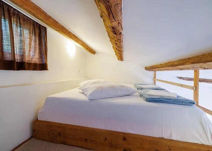 Atemberaubende Mit Whirlpool, Meerblick, Billard, Ping-pong, Privatpool, Grill Case de vacanță Bribir (Primorje-Gorski Kotar)
