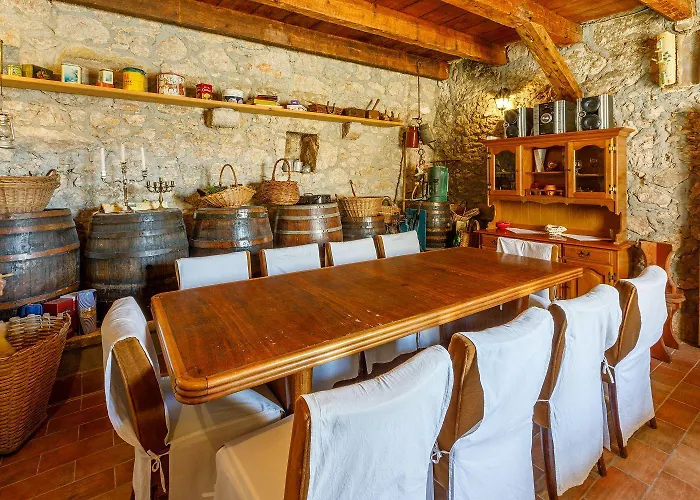 Case de vacanță Atemberaubende Mit Whirlpool, Meerblick, Billard, Ping-pong, Privatpool, Grill Bribir (Primorje-Gorski Kotar)