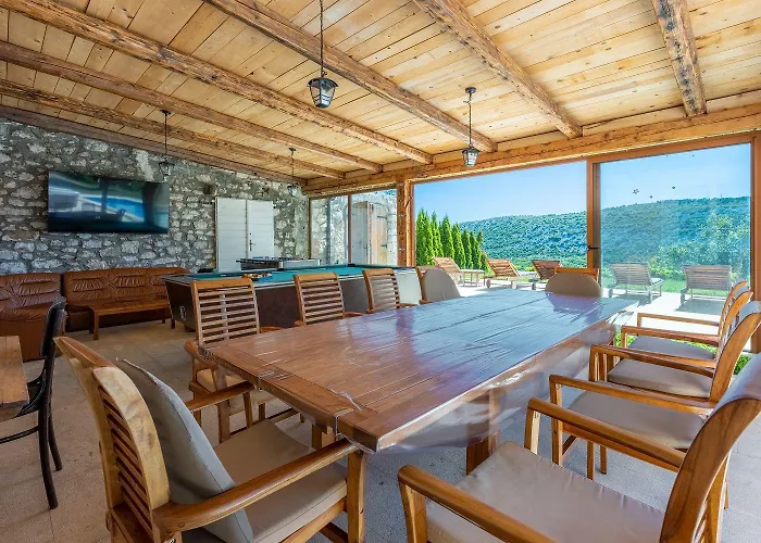 Case de vacanță Atemberaubende Mit Whirlpool, Meerblick, Billard, Ping-pong, Privatpool, Grill Bribir (Primorje-Gorski Kotar)