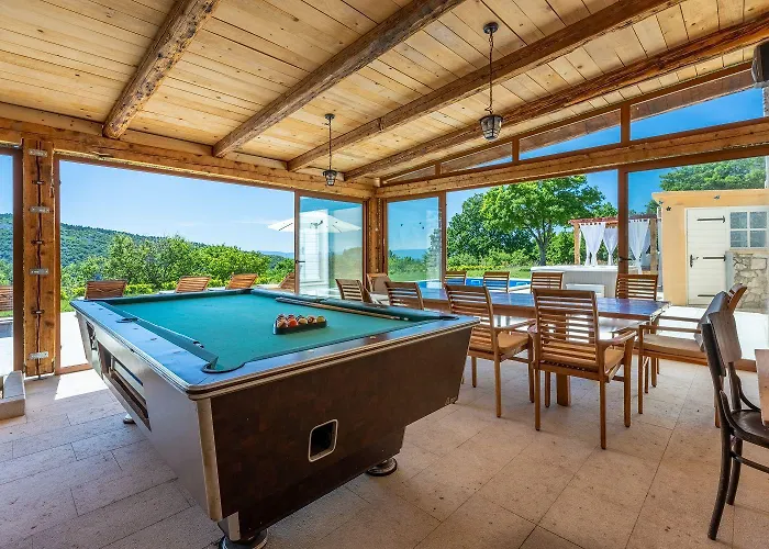 Atemberaubende Mit Whirlpool, Meerblick, Billard, Ping-pong, Privatpool, Grill Case de vacanță Bribir (Primorje-Gorski Kotar)