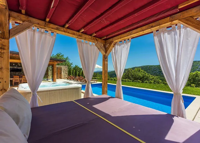 Case de vacanță Atemberaubende Mit Whirlpool, Meerblick, Billard, Ping-pong, Privatpool, Grill Bribir (Primorje-Gorski Kotar)