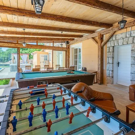 Atemberaubende Mit Whirlpool, Meerblick, Billard, Ping-pong, Privatpool, Grill Bribir (Primorje-Gorski Kotar)