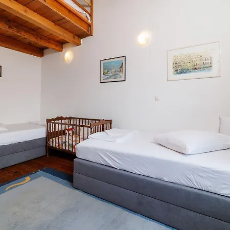 Atemberaubende Mit Whirlpool, Meerblick, Billard, Ping-pong, Privatpool, Grill Bribir (Primorje-Gorski Kotar)