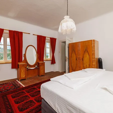 Atemberaubende Mit Whirlpool, Meerblick, Billard, Ping-pong, Privatpool, Grill Vakantiehuis Bribir (Primorje-Gorski Kotar)