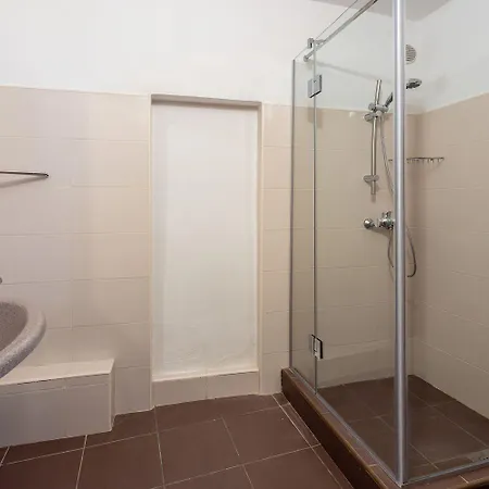 Atemberaubende Mit Whirlpool, Meerblick, Billard, Ping-pong, Privatpool, Grill Vakantiehuis *