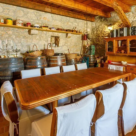 Vakantiehuis Atemberaubende Mit Whirlpool, Meerblick, Billard, Ping-pong, Privatpool, Grill Bribir (Primorje-Gorski Kotar)