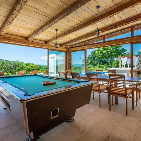 Atemberaubende Mit Whirlpool, Meerblick, Billard, Ping-pong, Privatpool, Grill Vakantiehuis Bribir (Primorje-Gorski Kotar)