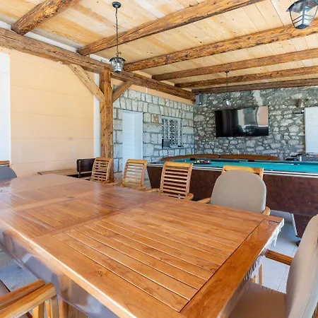 Atemberaubende Mit Whirlpool, Meerblick, Billard, Ping-pong, Privatpool, Grill