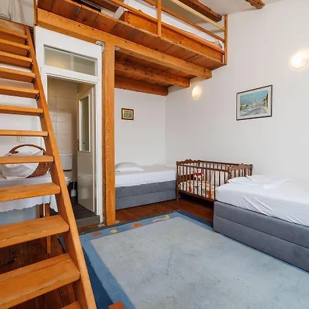 Vakantiehuis Atemberaubende Mit Whirlpool, Meerblick, Billard, Ping-pong, Privatpool, Grill Bribir (Primorje-Gorski Kotar)