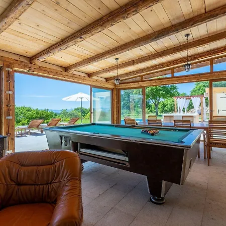 Atemberaubende Mit Whirlpool, Meerblick, Billard, Ping-pong, Privatpool, Grill