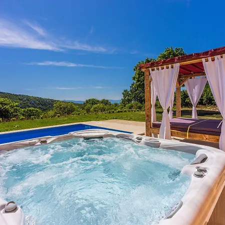 Atemberaubende Mit Whirlpool, Meerblick, Billard, Ping-pong, Privatpool, Grill Vakantiehuis